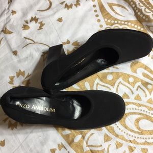 ENZO ANGIOLINI Black Chunky Mesh Heels